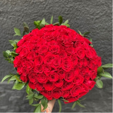 Buquê 100 Rosas Vermelhas importadas
